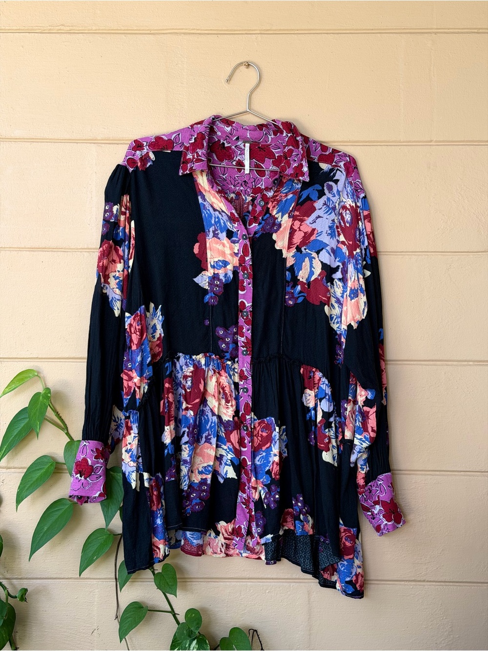 Floral Button-Front Peasant Blouse - Black & Magenta